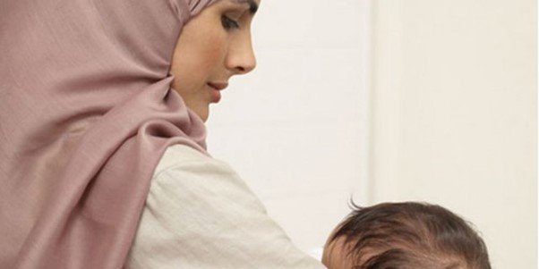 Hindari Makanan dan Minuman Ini Selama Menyusui Ya, Bun!