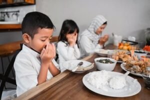 Catat! Kenali 7 Cara Melatih Anak Puasa Sejak Dini