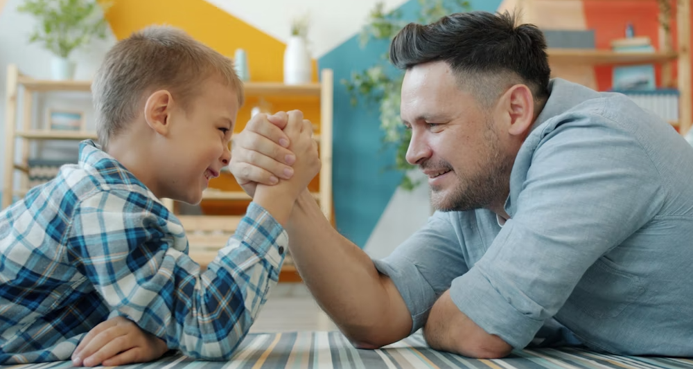Lembut Namun Tegas, Ayah Bunda Jangan Manjakan Si Kecil Berlebihan